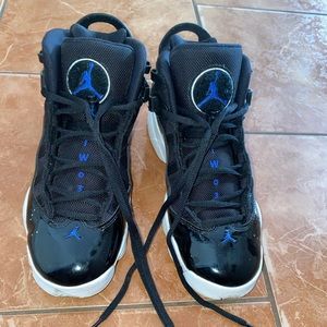 JORDAN SHOES SIZE 6...6 RINGS